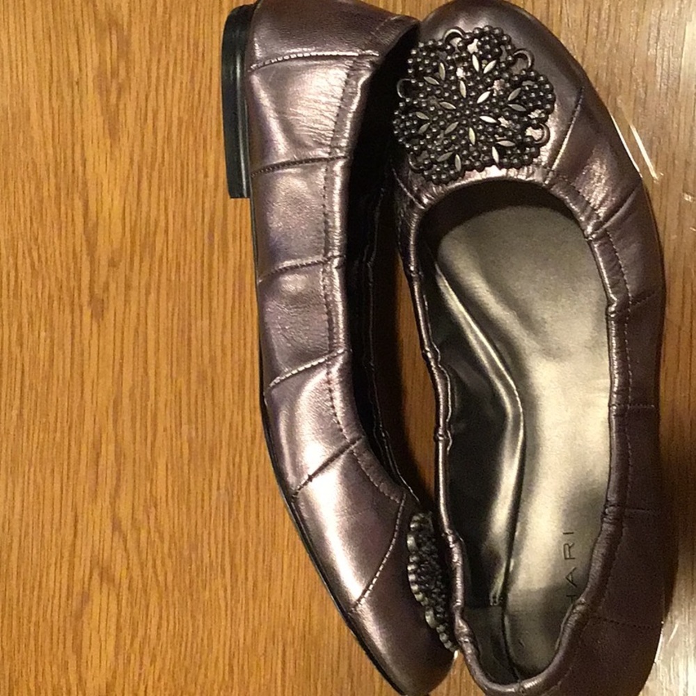 Tahari Flats